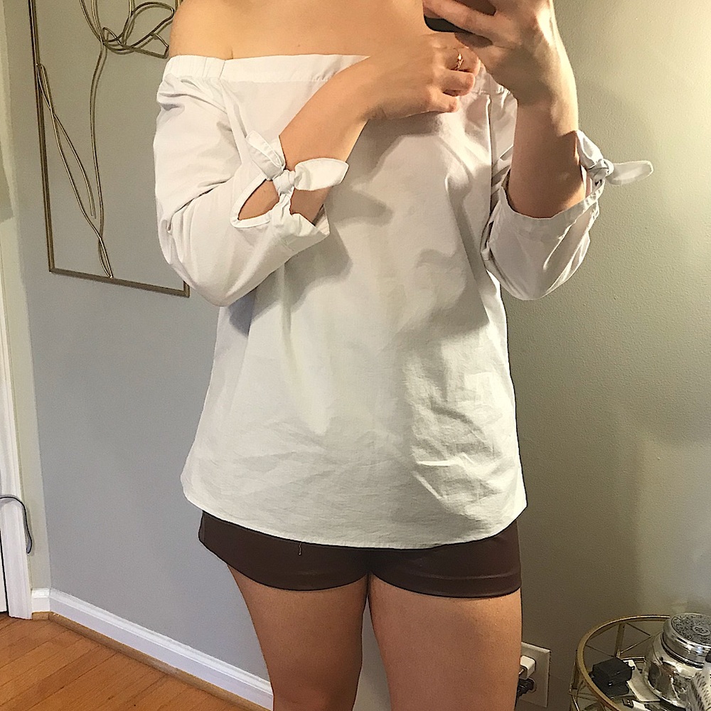 Cupio Off-Shoulder White Blouse with Ties on Sleeves